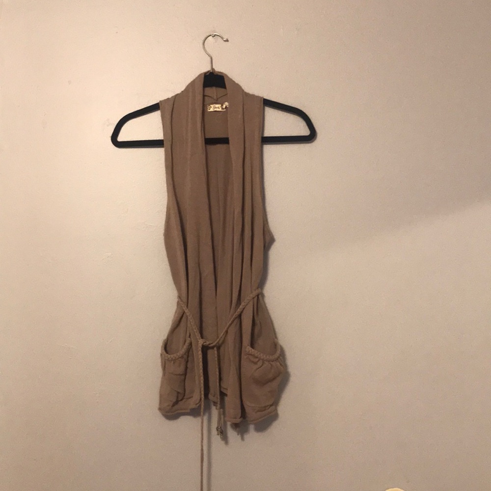 ✨💖8 for $20 💖 Guess Vest